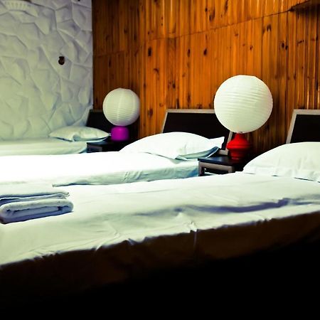 Hostel Del Pozitiff Lviv Eksteriør billede
